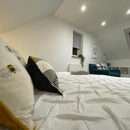Unique Luxury Detached Apartment In Windsor That Sleeps 4 Εξωτερικό φωτογραφία