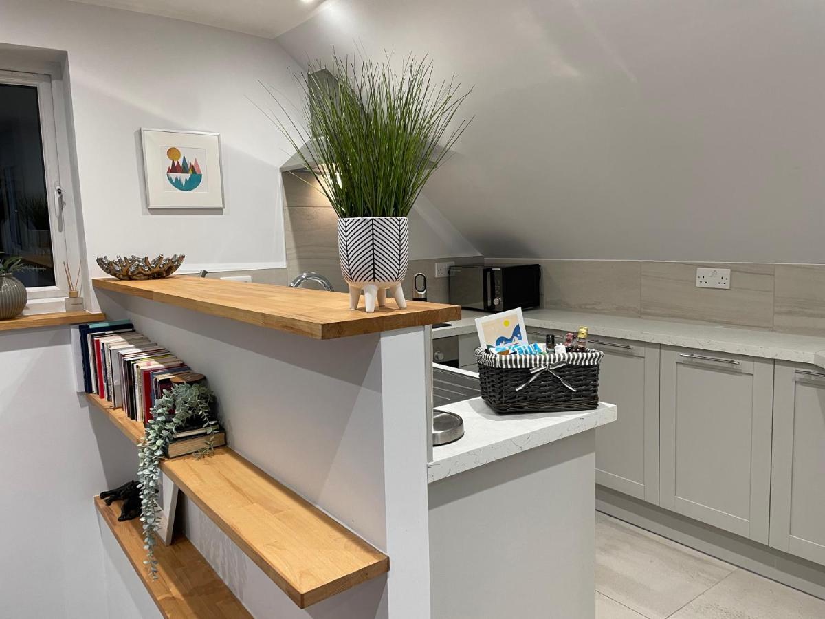 Unique Luxury Detached Apartment In Windsor That Sleeps 4 Εξωτερικό φωτογραφία