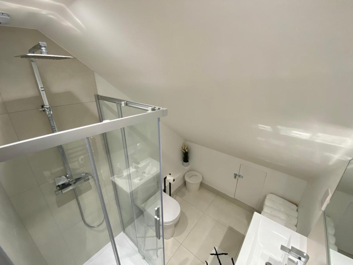 Unique Luxury Detached Apartment In Windsor That Sleeps 4 Εξωτερικό φωτογραφία