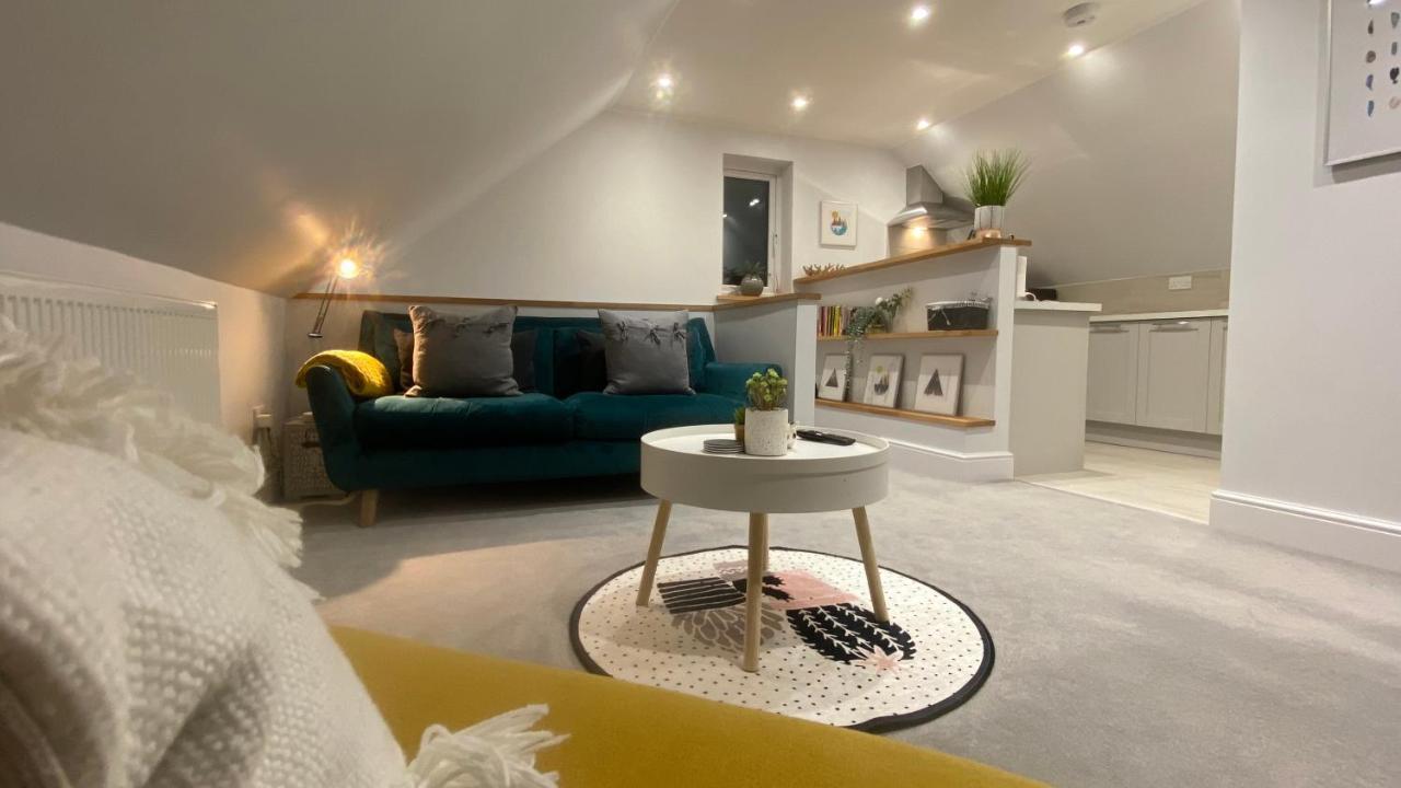 Unique Luxury Detached Apartment In Windsor That Sleeps 4 Εξωτερικό φωτογραφία