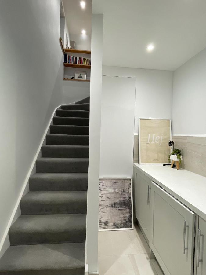 Unique Luxury Detached Apartment In Windsor That Sleeps 4 Εξωτερικό φωτογραφία